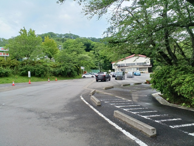 船岡城址公園の駐車場の様子を撮影した写真