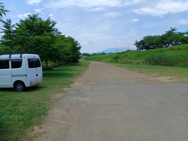 大河原河川公園駐車場の様子を撮影した写真